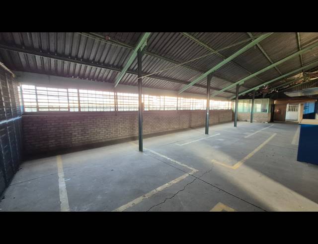 1,594M² FACTORY TO LET IN ANDERBOLT